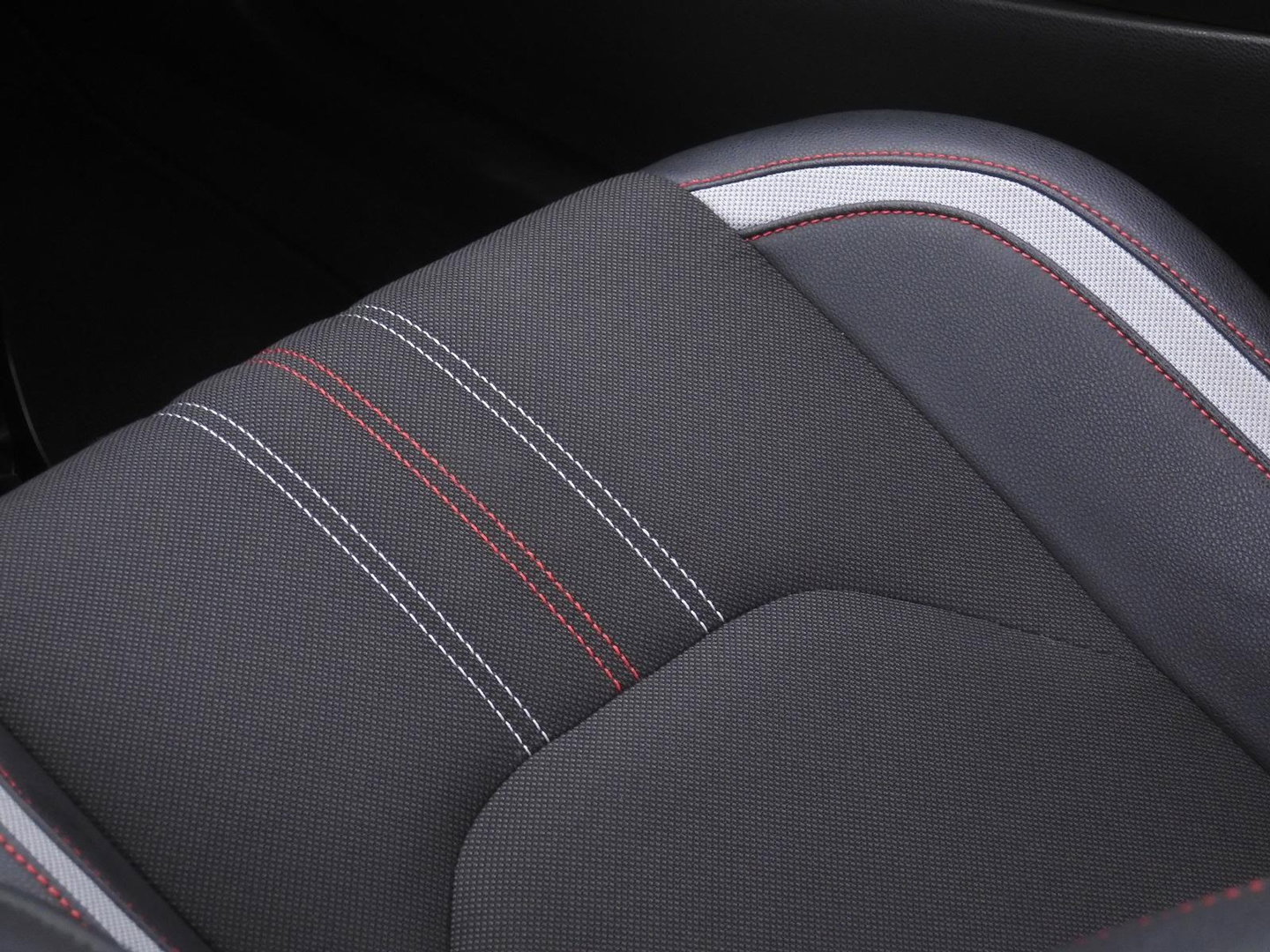 Toyota Corolla TS 2.0 HYBRID GR-SPORT PLUS/ PANORAMADAK/ JBL/ HEAD-UP/ BLINDSPOT/ TREKHAAK
