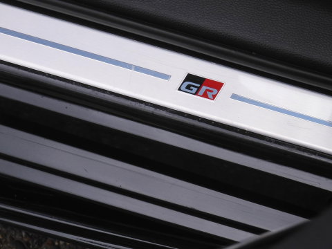 Toyota Corolla TS 2.0 HYBRID GR-SPORT PLUS/ PANORAMADAK/ JBL/ HEAD-UP/ BLINDSPOT/ TREKHAAK