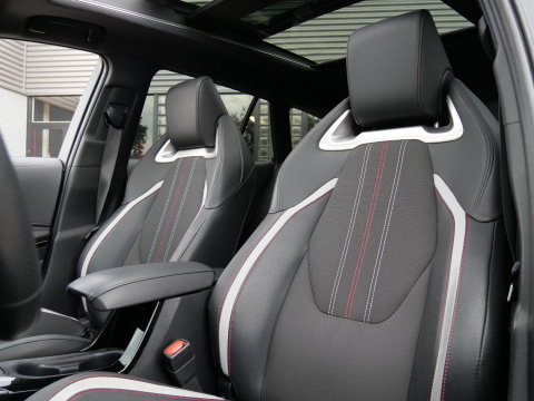 Toyota Corolla TS 2.0 HYBRID GR-SPORT PLUS/ PANORAMADAK/ JBL/ HEAD-UP/ BLINDSPOT/ TREKHAAK