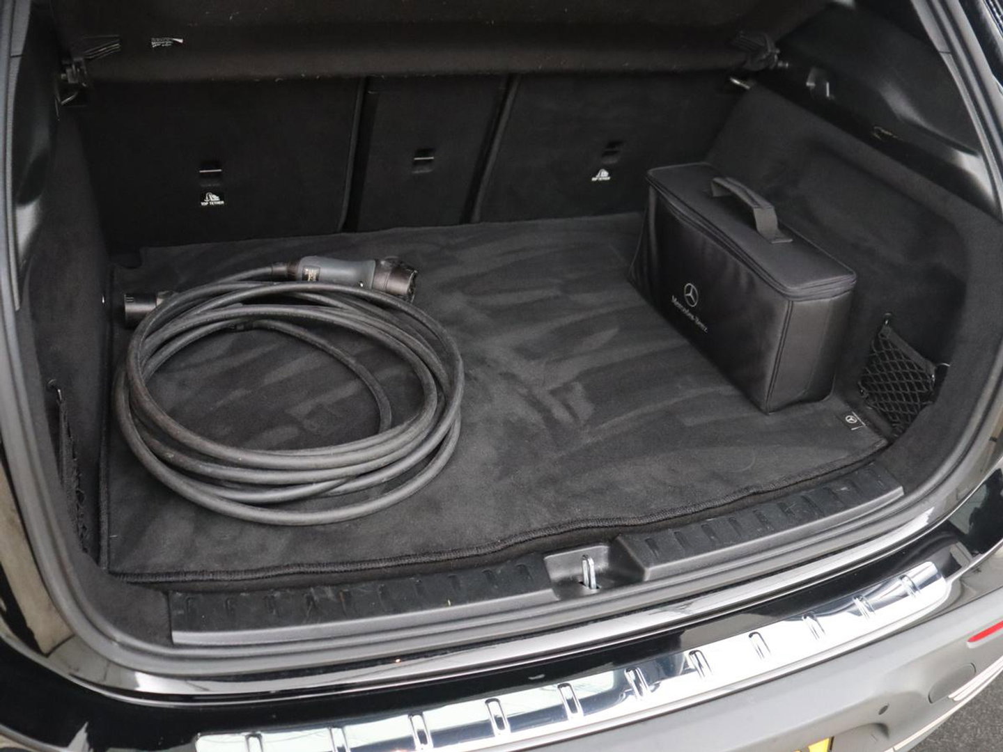 Mercedes-Benz EQA 250 Business Solution Luxury 67 kWh | SOH 95,3% | Half leder | Stoelverwarming | Adaptive cruise | Camera | Park assist | Sfeerverlichting
