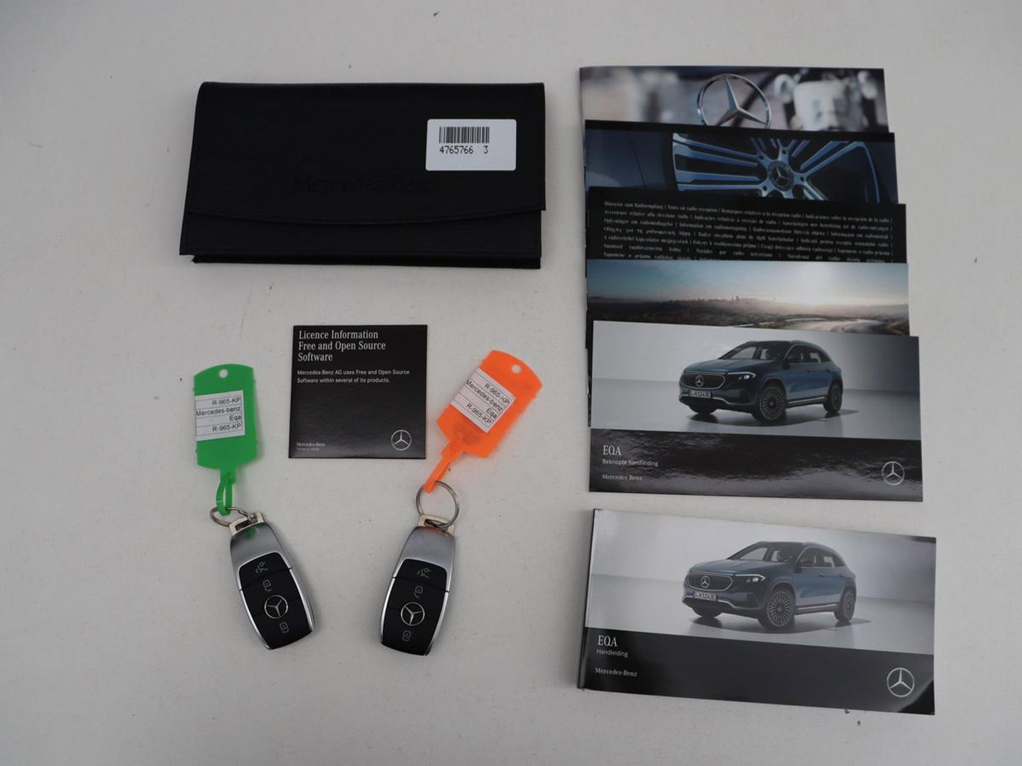 Mercedes-Benz EQA 250 Business Solution Luxury 67 kWh | SOH 95,3% | Half leder | Stoelverwarming | Adaptive cruise | Camera | Park assist | Sfeerverlichting