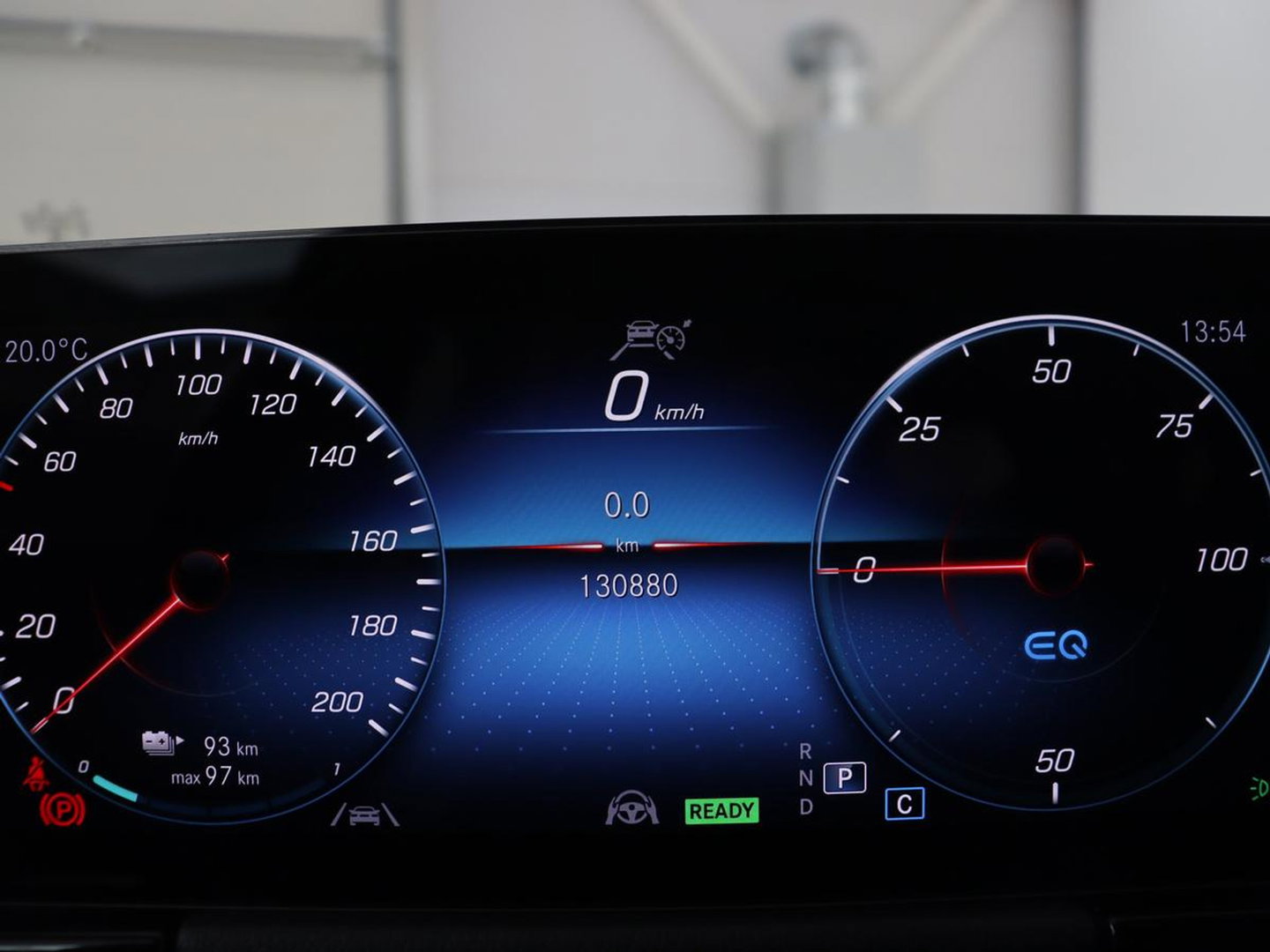 Mercedes-Benz EQA 250 Business Solution Luxury 67 kWh | SOH 95,3% | Half leder | Stoelverwarming | Adaptive cruise | Camera | Park assist | Sfeerverlichting