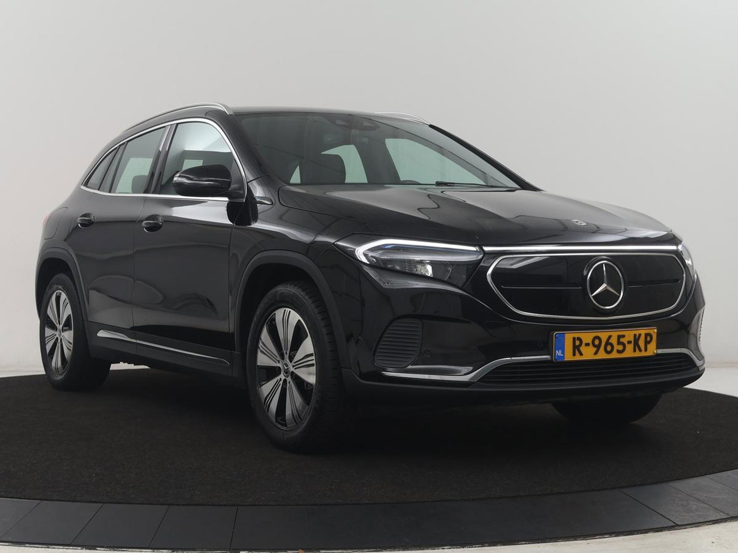 Mercedes-Benz EQA 250 Business Solution Luxury 67 kWh | SOH 95,3% | Half leder | Stoelverwarming | Adaptive cruise | Camera | Park assist | Sfeerverlichting