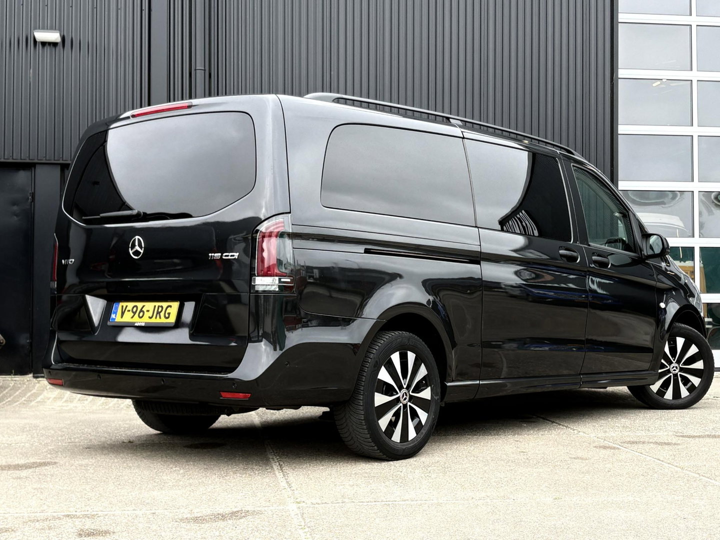Mercedes-Benz Vito 119 CDI L3 DC XXL | LEDER | EXTRA LANG | LED | AUT | 190PK | 2x SCHUIFD
