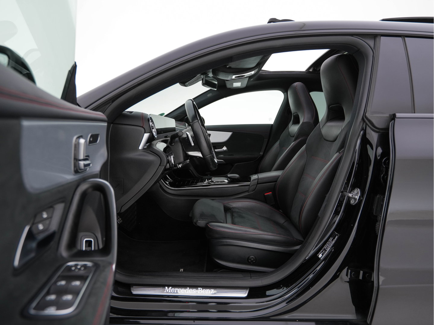 Mercedes-Benz CLA-Klasse Shooting Brake 250 e AMG-Styling Limited Business Solution (Plug-in) {SoH-95%} (INCL-BTW) Aut. *PANO | LEATHER-MICROFIBRE | MEMORY-PACK | MULTIBEAM-LED | BLINDSPOT | HEATED-SPORTSEATS | AMBIENTLIGHT | KEYLESS | DIGI-COCKPIT | DAB+ | NAVI-FULLMAP | CAMERA