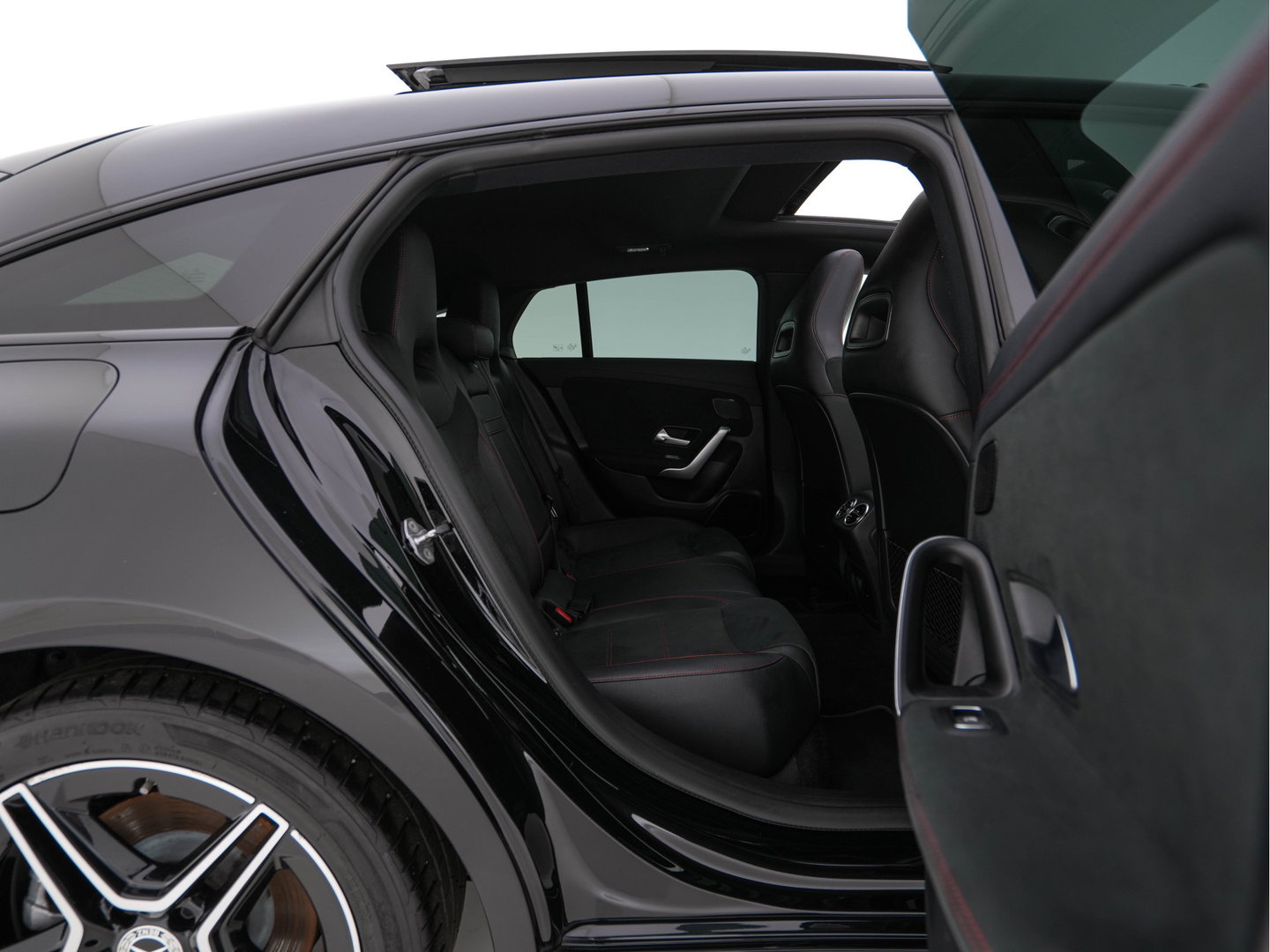 Mercedes-Benz CLA-Klasse Shooting Brake 250 e AMG-Styling Limited Business Solution (Plug-in) {SoH-95%} (INCL-BTW) Aut. *PANO | LEATHER-MICROFIBRE | MEMORY-PACK | MULTIBEAM-LED | BLINDSPOT | HEATED-SPORTSEATS | AMBIENTLIGHT | KEYLESS | DIGI-COCKPIT | DAB+ | NAVI-FULLMAP | CAMERA