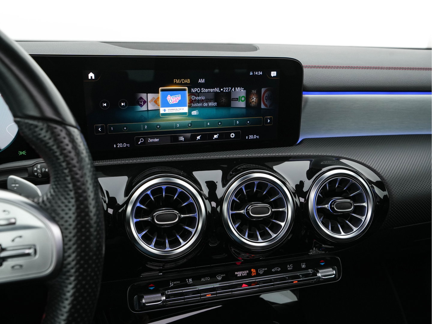 Mercedes-Benz CLA-Klasse Shooting Brake 250 e AMG-Styling Limited Business Solution (Plug-in) {SoH-95%} (INCL-BTW) Aut. *PANO | LEATHER-MICROFIBRE | MEMORY-PACK | MULTIBEAM-LED | BLINDSPOT | HEATED-SPORTSEATS | AMBIENTLIGHT | KEYLESS | DIGI-COCKPIT | DAB+ | NAVI-FULLMAP | CAMERA