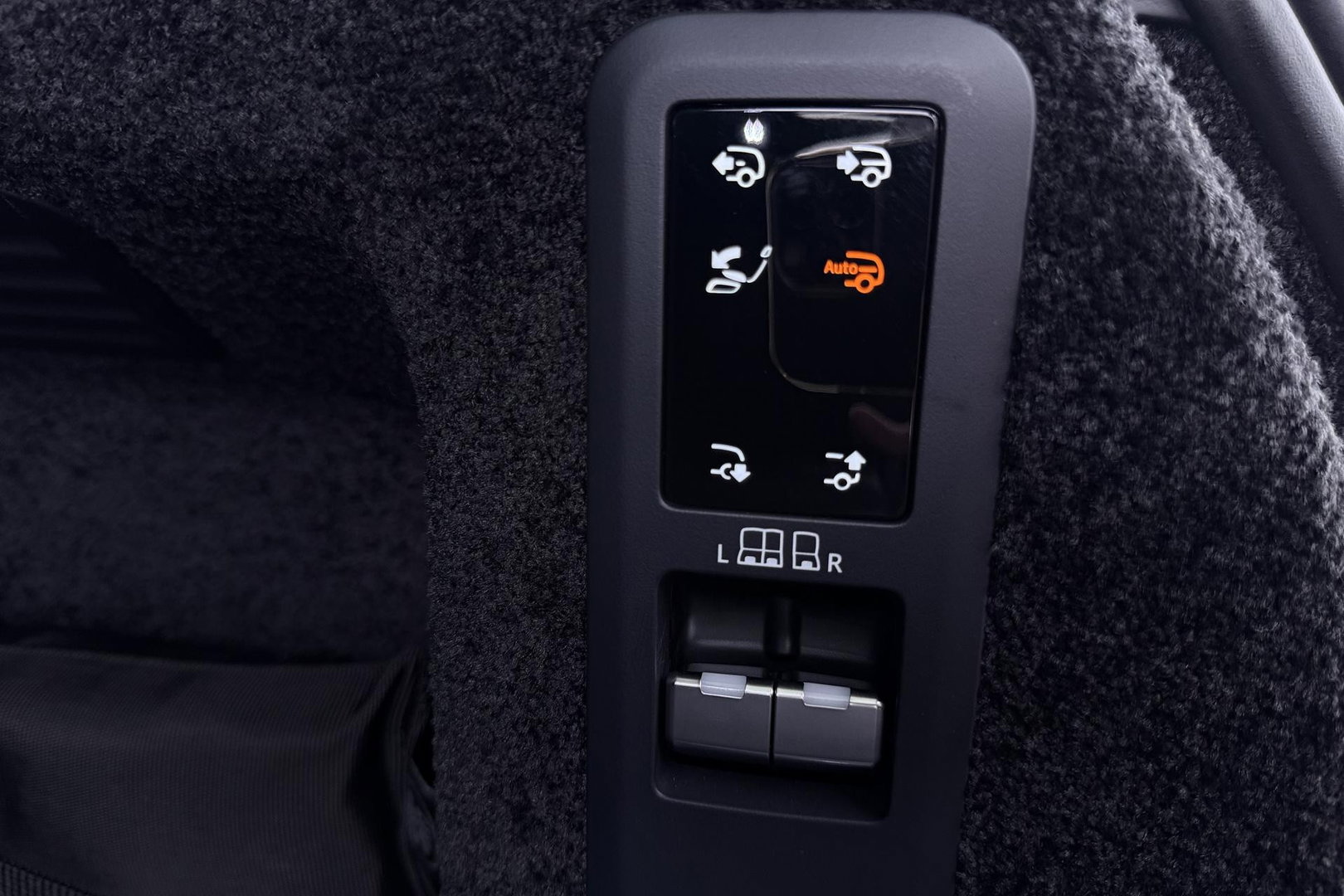 Land Rover Range Rover P550e Autobiography | Meridian Signature | Clearsight | Ventilatie+Massage | Panoramadak | Luchtvering | Koelbox