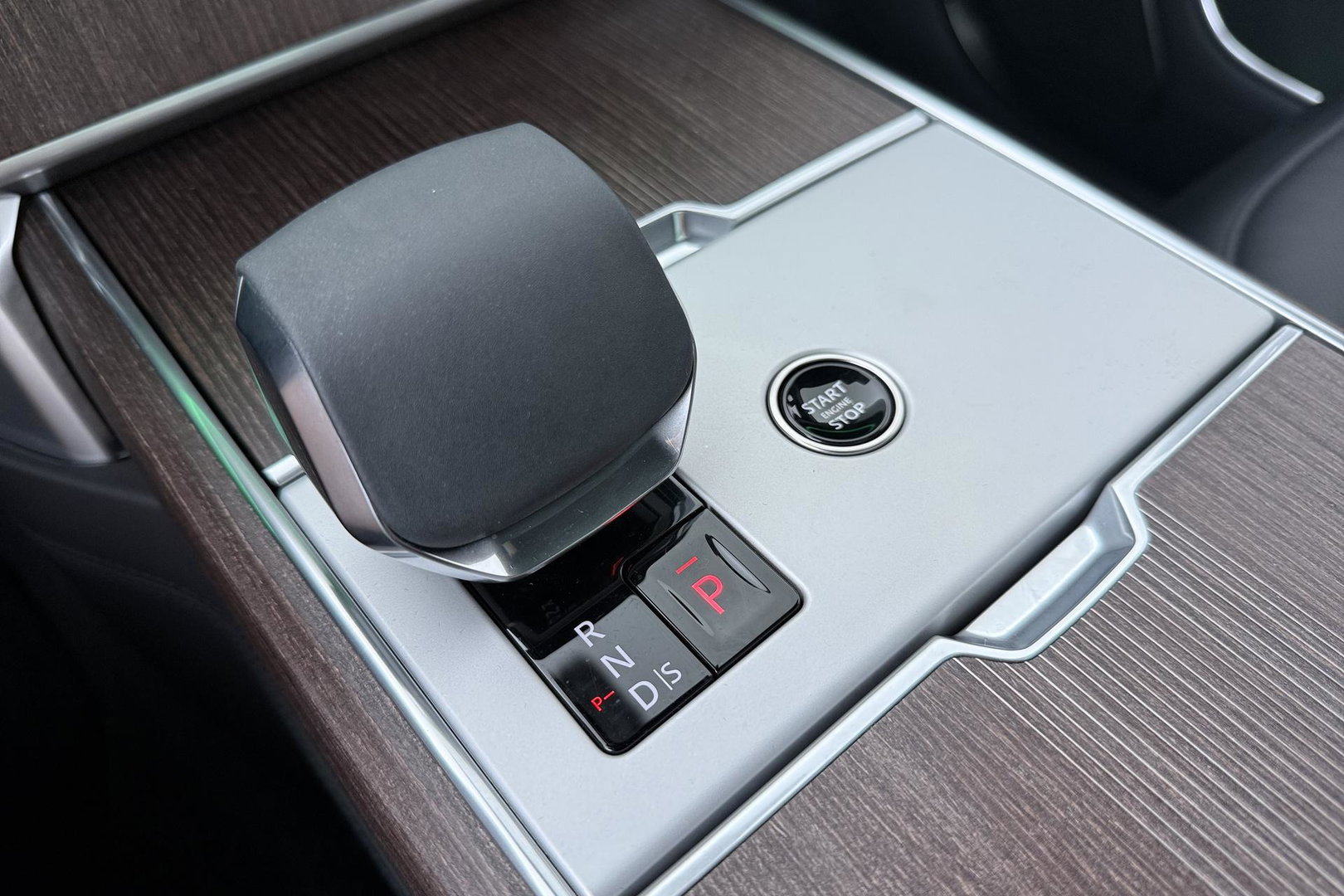 Land Rover Range Rover P550e Autobiography | Meridian Signature | Clearsight | Ventilatie+Massage | Panoramadak | Luchtvering | Koelbox