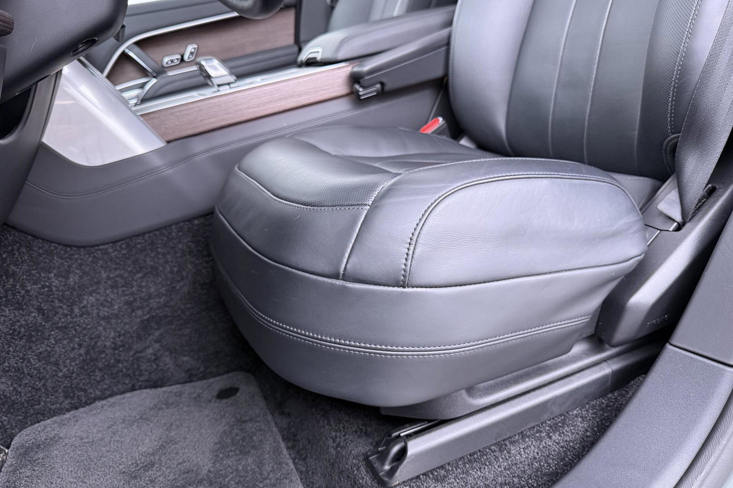 Land Rover Range Rover P550e Autobiography | Meridian Signature | Clearsight | Ventilatie+Massage | Panoramadak | Luchtvering | Koelbox