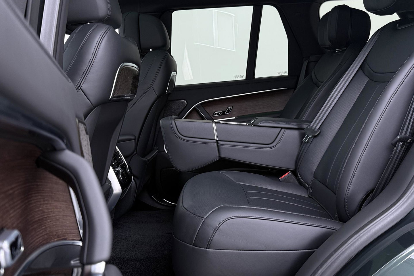 Land Rover Range Rover P550e Autobiography | Meridian Signature | Clearsight | Ventilatie+Massage | Panoramadak | Luchtvering | Koelbox