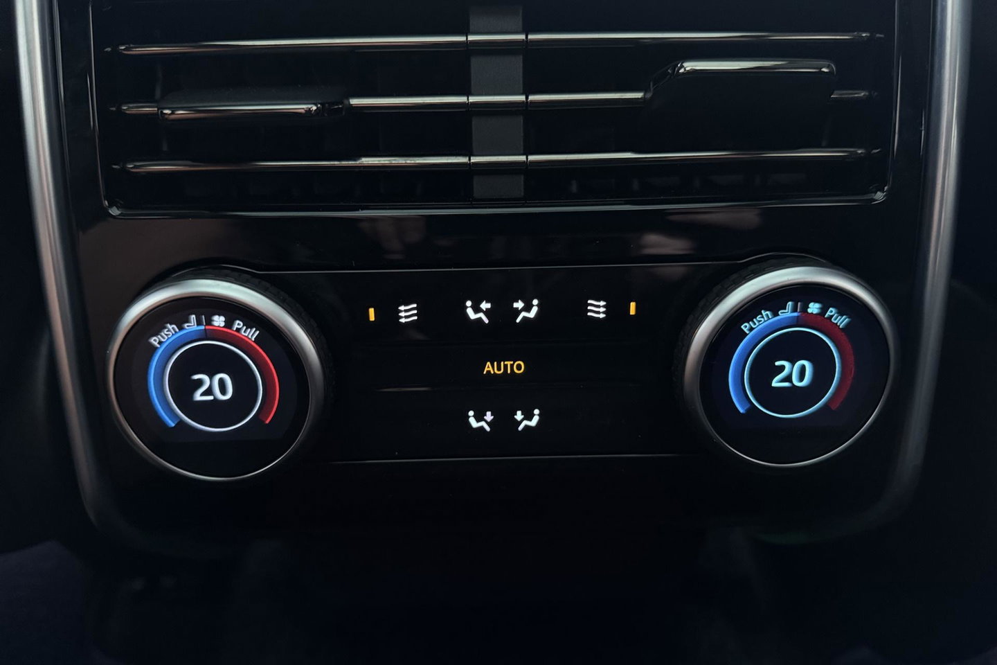 Land Rover Range Rover P550e Autobiography | Meridian Signature | Clearsight | Ventilatie+Massage | Panoramadak | Luchtvering | Koelbox