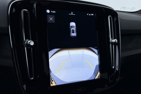 Volvo XC40 Single Motor Extened Range Core | 82 kWh | Trekhaak | Camera | Getint glas | Cruise Control | 19 Inch