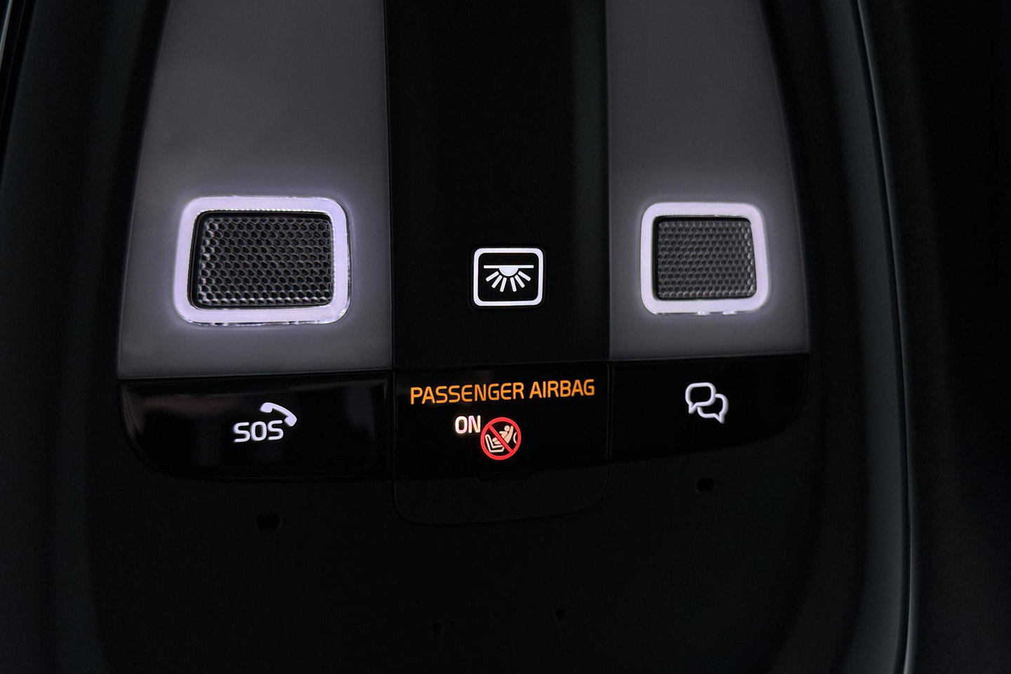 Volvo XC40 Single Motor Extened Range Core | 82 kWh | Trekhaak | Camera | Getint glas | Cruise Control | 19 Inch