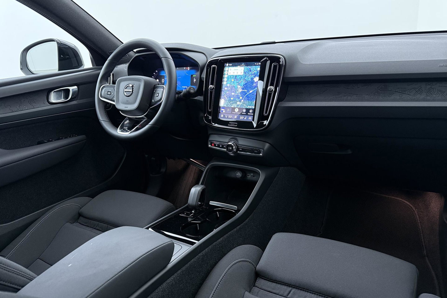 Volvo XC40 Single Motor Extened Range Core | 82 kWh | Trekhaak | Camera | Getint glas | Cruise Control | 19 Inch