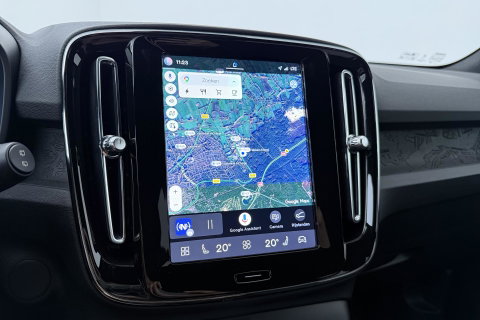 Volvo XC40 Single Motor Extened Range Core | 82 kWh | Trekhaak | Camera | Getint glas | Cruise Control | 19 Inch