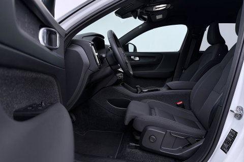 Volvo XC40 Single Motor Extened Range Core | 82 kWh | Trekhaak | Camera | Getint glas | Cruise Control | 19 Inch