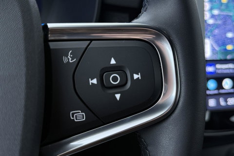 Volvo XC40 Single Motor Extened Range Core | 82 kWh | Trekhaak | Camera | Getint glas | Cruise Control | 19 Inch