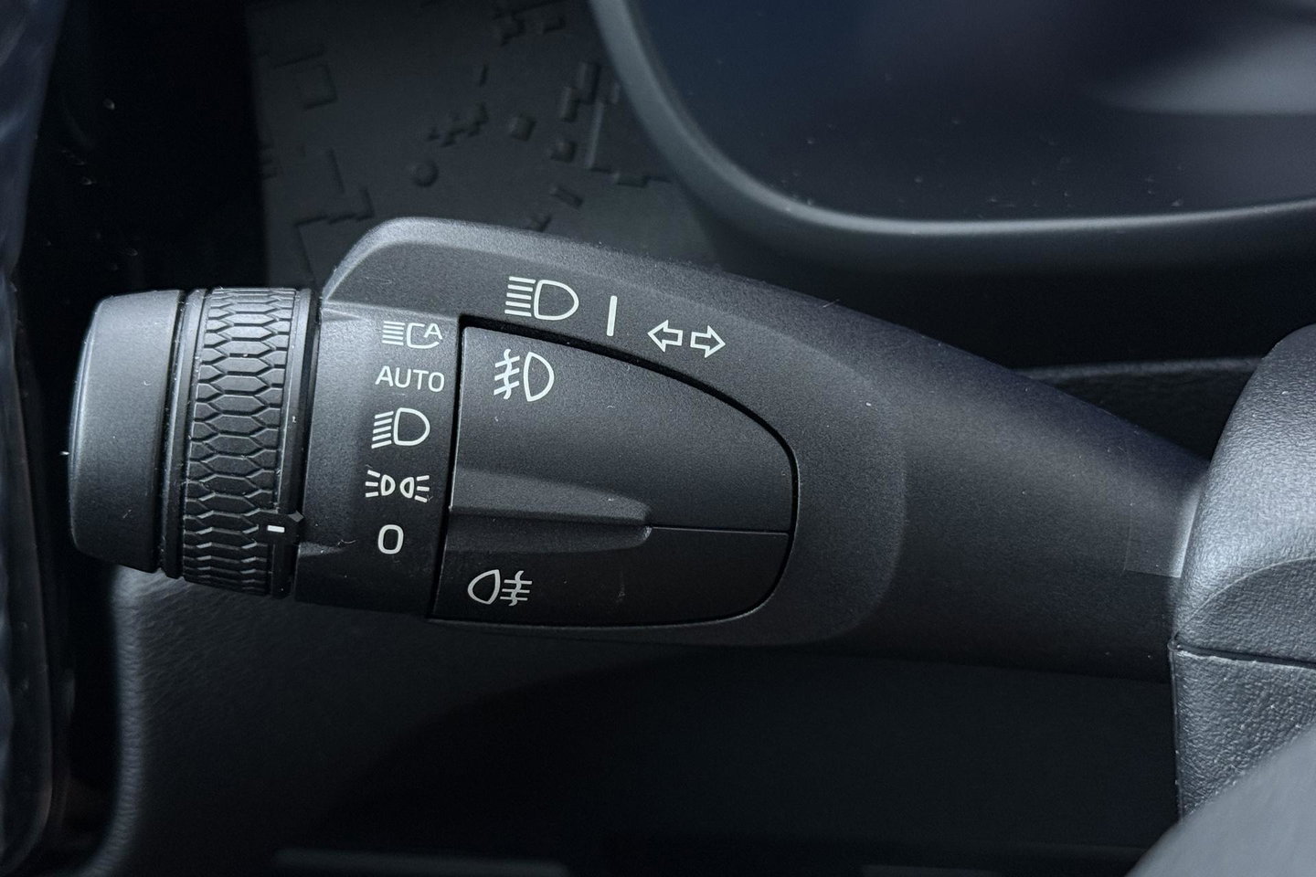 Volvo XC40 Single Motor Extened Range Core | 82 kWh | Trekhaak | Camera | Getint glas | Cruise Control | 19 Inch