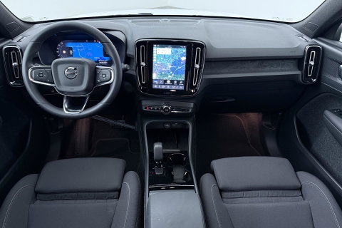 Volvo XC40 Single Motor Extened Range Core | 82 kWh | Trekhaak | Camera | Getint glas | Cruise Control | 19 Inch