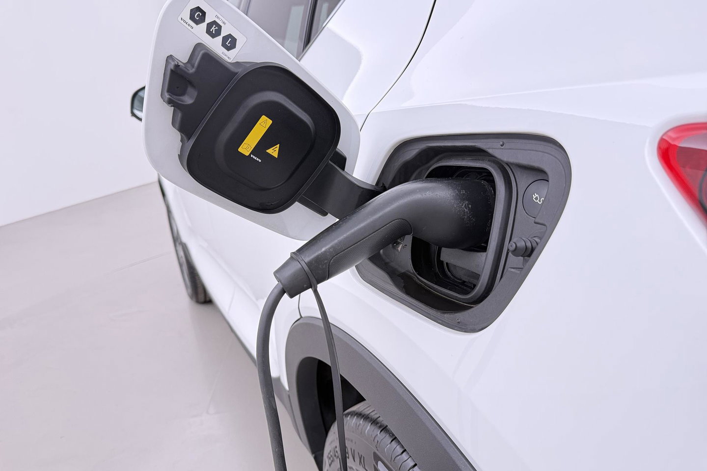Volvo XC40 Single Motor Extened Range Core | 82 kWh | Trekhaak | Camera | Getint glas | Cruise Control | 19 Inch