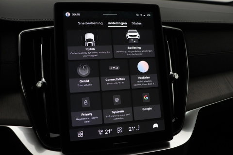 Volvo XC90 T8 Ultra Dark | Luchtvering | Bowers&Wilkins | 22 Inch | Panoramadak | Trekhaak | 360° Camera | Head-Up