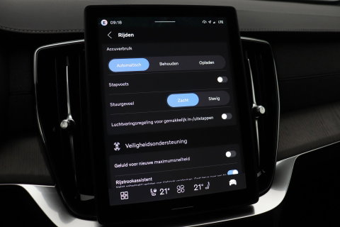 Volvo XC90 T8 Ultra Dark | Luchtvering | Bowers&Wilkins | 22 Inch | Panoramadak | Trekhaak | 360° Camera | Head-Up