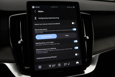 Volvo XC90 T8 Ultra Dark | Luchtvering | Bowers&Wilkins | 22 Inch | Panoramadak | Trekhaak | 360° Camera | Head-Up