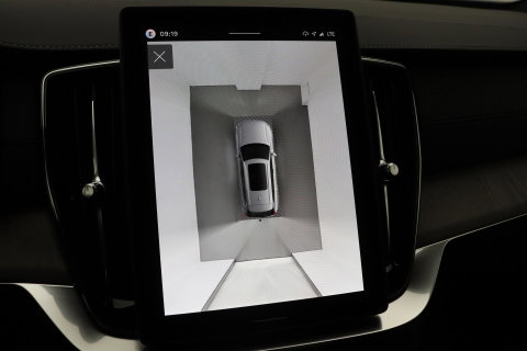 Volvo XC90 T8 Ultra Dark | Luchtvering | Bowers&Wilkins | 22 Inch | Panoramadak | Trekhaak | 360° Camera | Head-Up