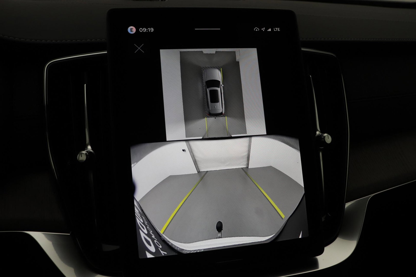 Volvo XC90 T8 Ultra Dark | Luchtvering | Bowers&Wilkins | 22 Inch | Panoramadak | Trekhaak | 360° Camera | Head-Up