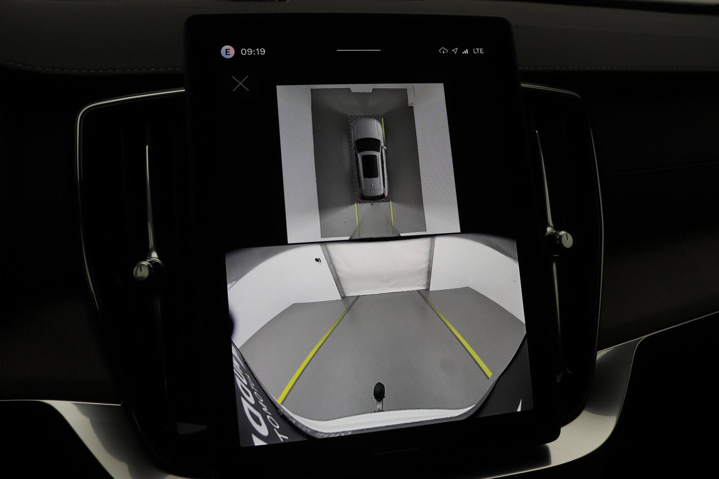 Volvo XC90 T8 Ultra Dark | Luchtvering | Bowers&Wilkins | 22 Inch | Panoramadak | Trekhaak | 360° Camera | Head-Up