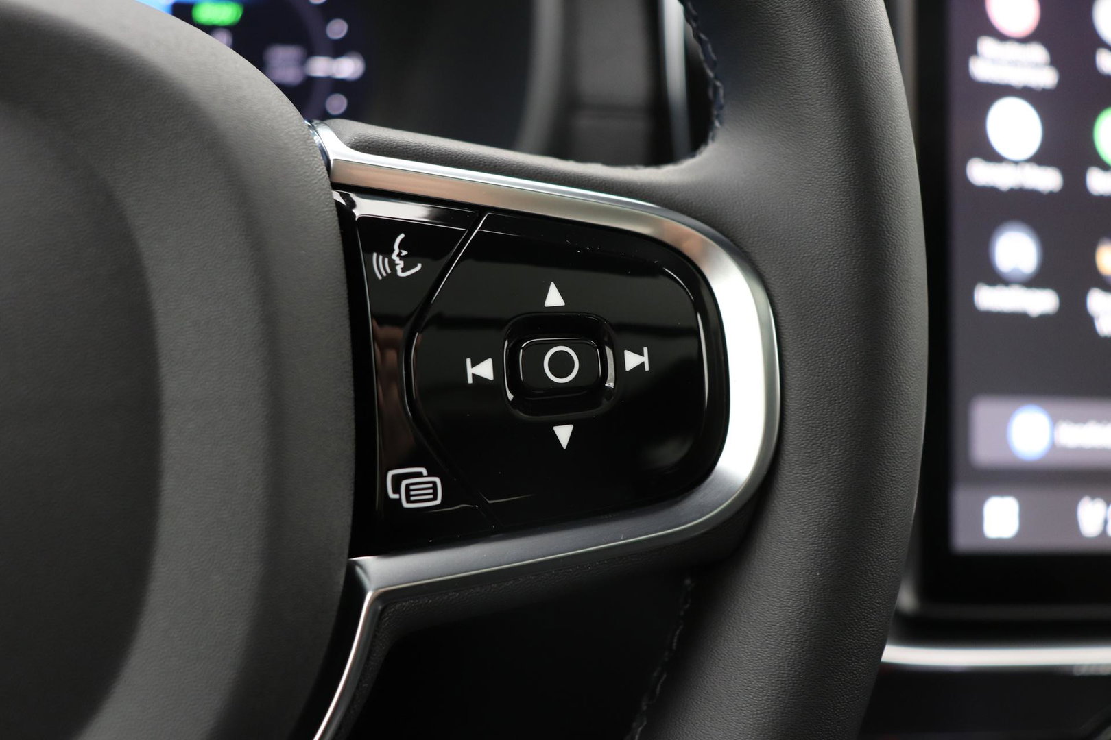 Volvo XC90 T8 Ultra Dark | Luchtvering | Bowers&Wilkins | 22 Inch | Panoramadak | Trekhaak | 360° Camera | Head-Up