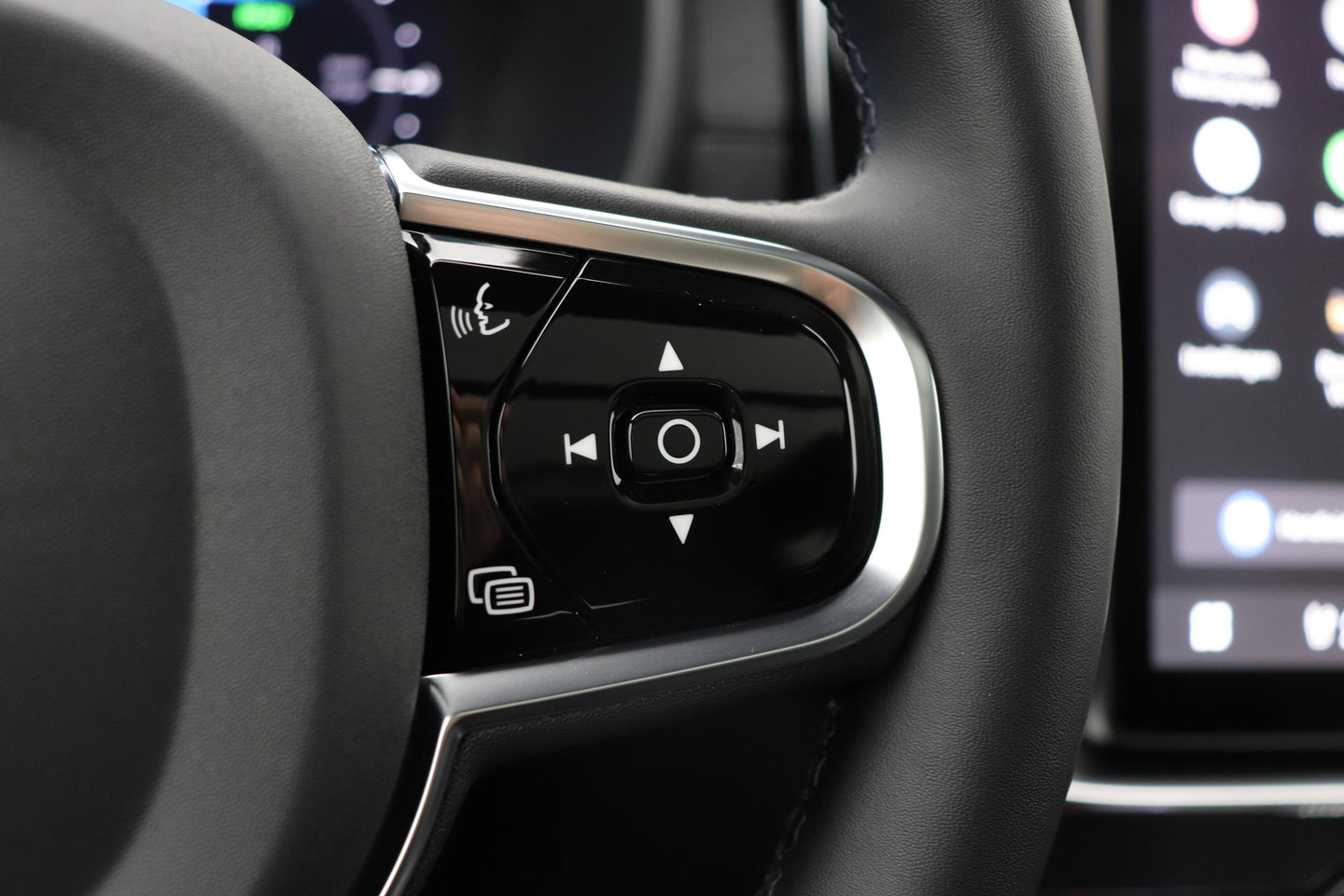 Volvo XC90 T8 Ultra Dark | Luchtvering | Bowers&Wilkins | 22 Inch | Panoramadak | Trekhaak | 360° Camera | Head-Up