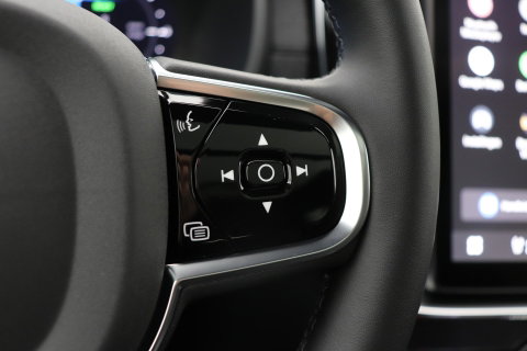 Volvo XC90 T8 Ultra Dark | Luchtvering | Bowers&Wilkins | 22 Inch | Panoramadak | Trekhaak | 360° Camera | Head-Up