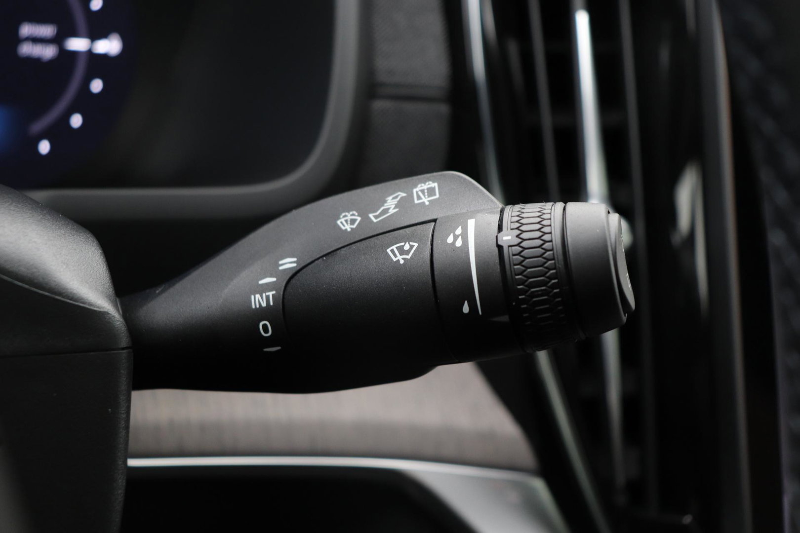 Volvo XC90 T8 Ultra Dark | Luchtvering | Bowers&Wilkins | 22 Inch | Panoramadak | Trekhaak | 360° Camera | Head-Up