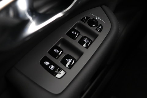 Volvo XC90 T8 Ultra Dark | Luchtvering | Bowers&Wilkins | 22 Inch | Panoramadak | Trekhaak | 360° Camera | Head-Up