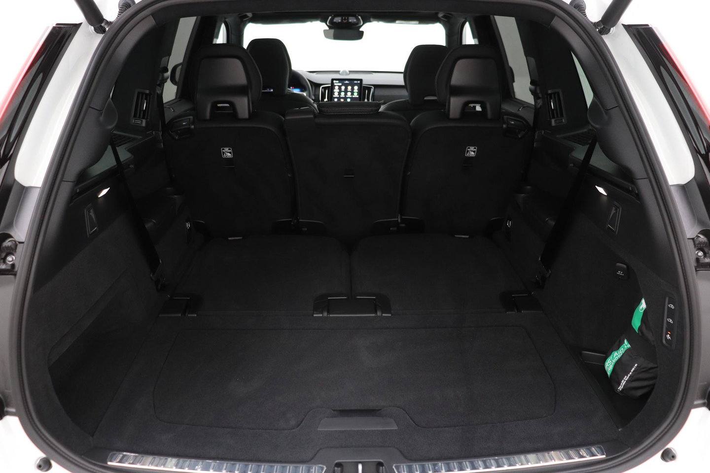 Volvo XC90 T8 Ultra Dark | Luchtvering | Bowers&Wilkins | 22 Inch | Panoramadak | Trekhaak | 360° Camera | Head-Up