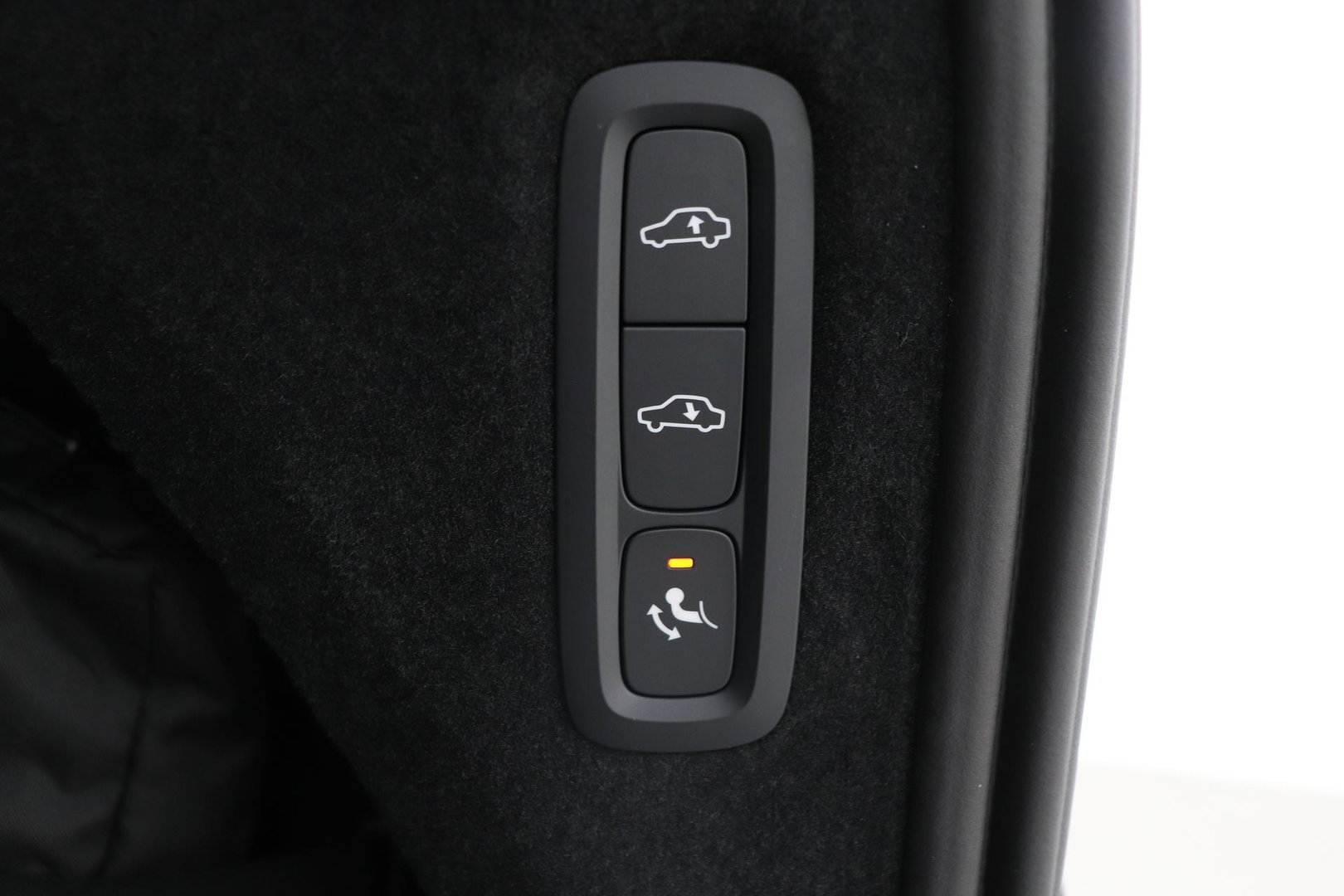 Volvo XC90 T8 Ultra Dark | Luchtvering | Bowers&Wilkins | 22 Inch | Panoramadak | Trekhaak | 360° Camera | Head-Up