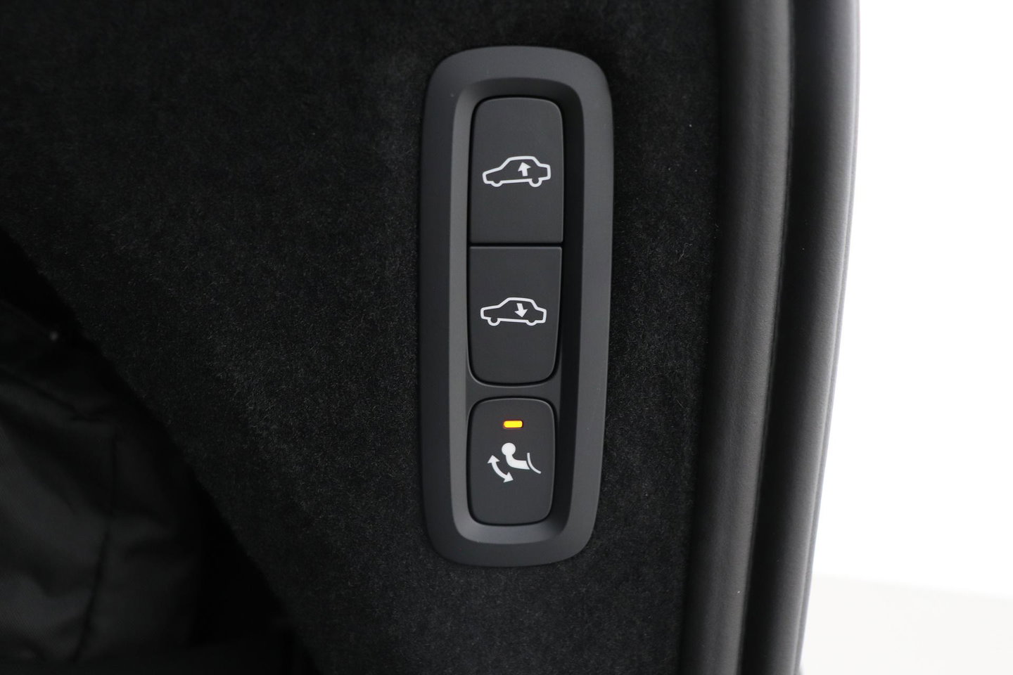 Volvo XC90 T8 Ultra Dark | Luchtvering | Bowers&Wilkins | 22 Inch | Panoramadak | Trekhaak | 360° Camera | Head-Up