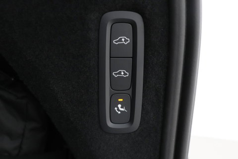 Volvo XC90 T8 Ultra Dark | Luchtvering | Bowers&Wilkins | 22 Inch | Panoramadak | Trekhaak | 360° Camera | Head-Up