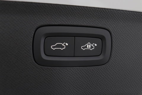 Volvo XC90 T8 Ultra Dark | Luchtvering | Bowers&Wilkins | 22 Inch | Panoramadak | Trekhaak | 360° Camera | Head-Up