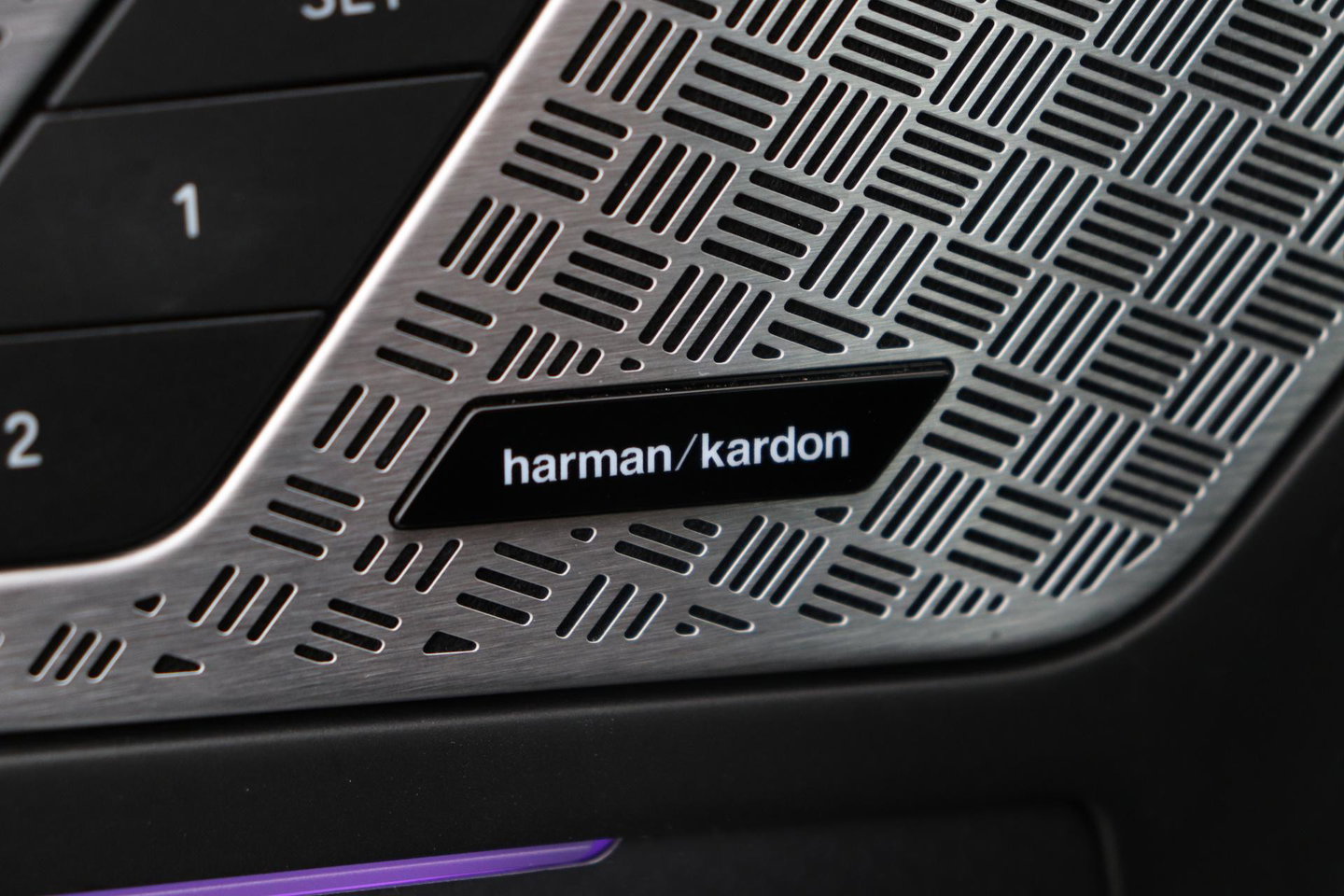 BMW iX1 xDrive30 67 kWh | M Sport | Harman/Kardon | Panoramadak | Adaptieve LED | Elektrische Sportstoelen | Keyless