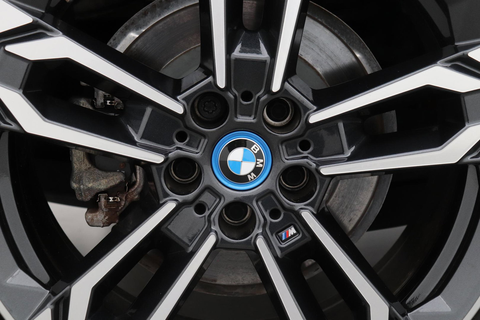 BMW iX1 xDrive30 67 kWh | M Sport | Harman/Kardon | Panoramadak | Adaptieve LED | Elektrische Sportstoelen | Keyless