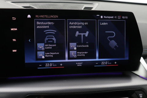 BMW iX1 xDrive30 67 kWh | M Sport | Harman/Kardon | Panoramadak | Adaptieve LED | Elektrische Sportstoelen | Keyless
