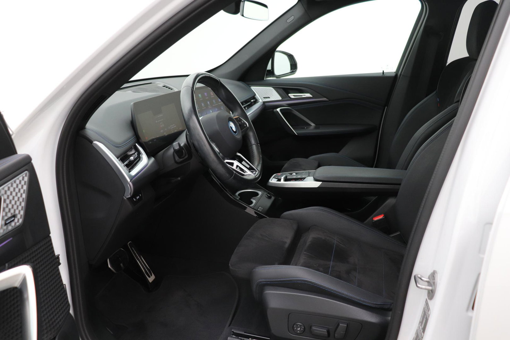 BMW iX1 xDrive30 67 kWh | M Sport | Harman/Kardon | Panoramadak | Adaptieve LED | Elektrische Sportstoelen | Keyless