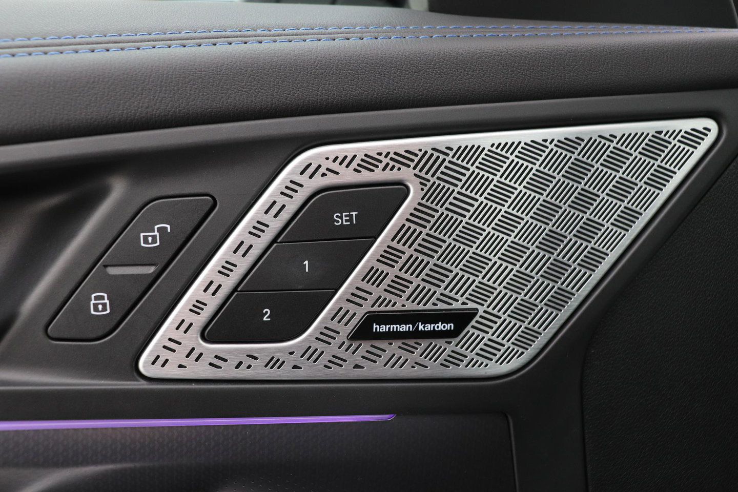 BMW iX1 xDrive30 67 kWh | M Sport | Harman/Kardon | Panoramadak | Adaptieve LED | Elektrische Sportstoelen | Keyless