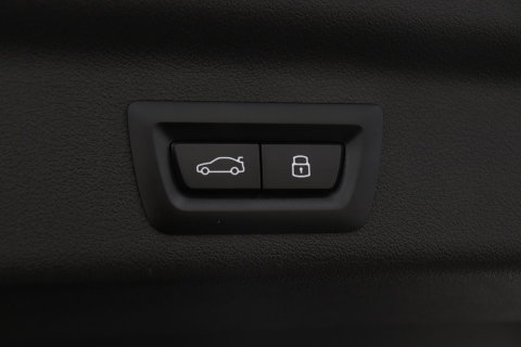 BMW iX1 xDrive30 67 kWh | M Sport | Harman/Kardon | Panoramadak | Adaptieve LED | Elektrische Sportstoelen | Keyless