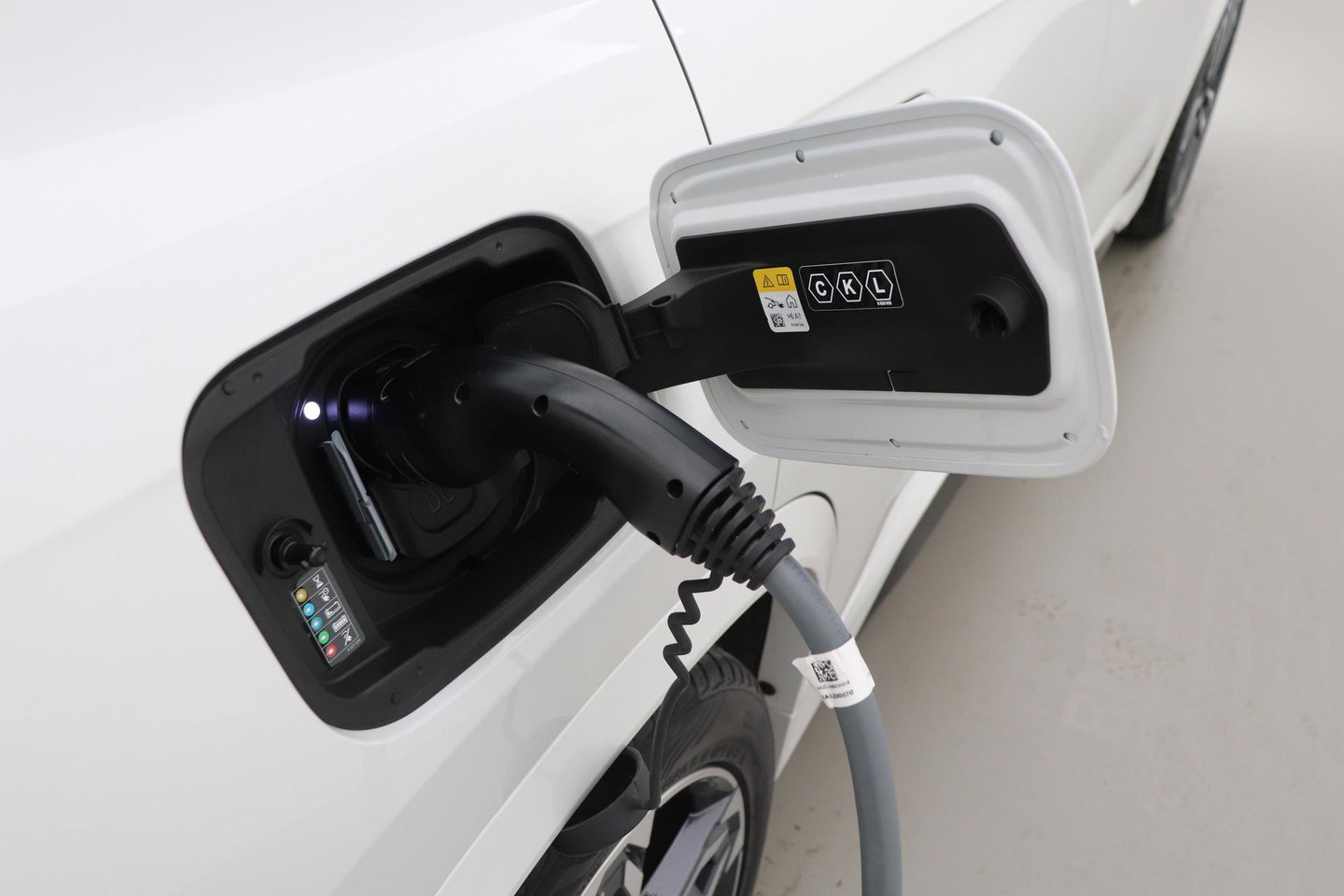 BMW iX1 xDrive30 67 kWh | M Sport | Harman/Kardon | Panoramadak | Adaptieve LED | Elektrische Sportstoelen | Keyless
