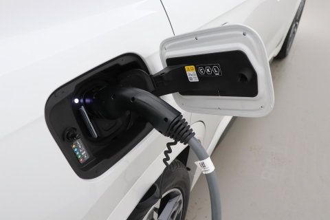 BMW iX1 xDrive30 67 kWh | M Sport | Harman/Kardon | Panoramadak | Adaptieve LED | Elektrische Sportstoelen | Keyless