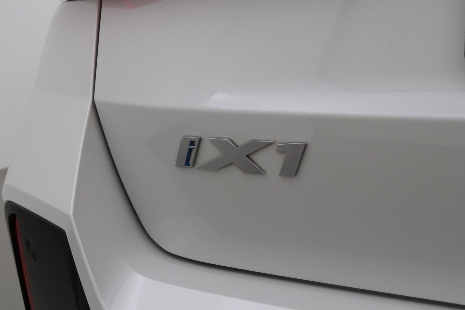 BMW iX1 xDrive30 67 kWh | M Sport | Harman/Kardon | Panoramadak | Adaptieve LED | Elektrische Sportstoelen | Keyless